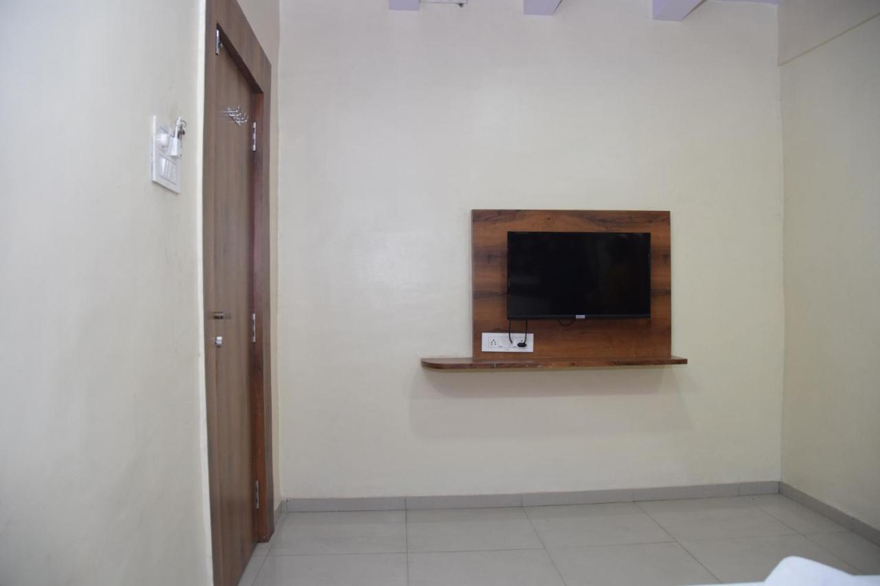 Hotel Riviera Residency Thane Exterior foto